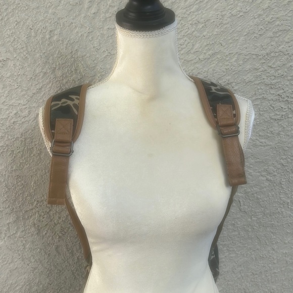 Empyre Women's Canvas Camo Faux Leather Lined Backpack 17"H x 14"W - Picture 3 of 9